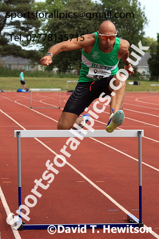 Hurdles, 2025 NEMAA Track and Field, Monkton. Photo: David T. Hewitson/Sports for All Pics